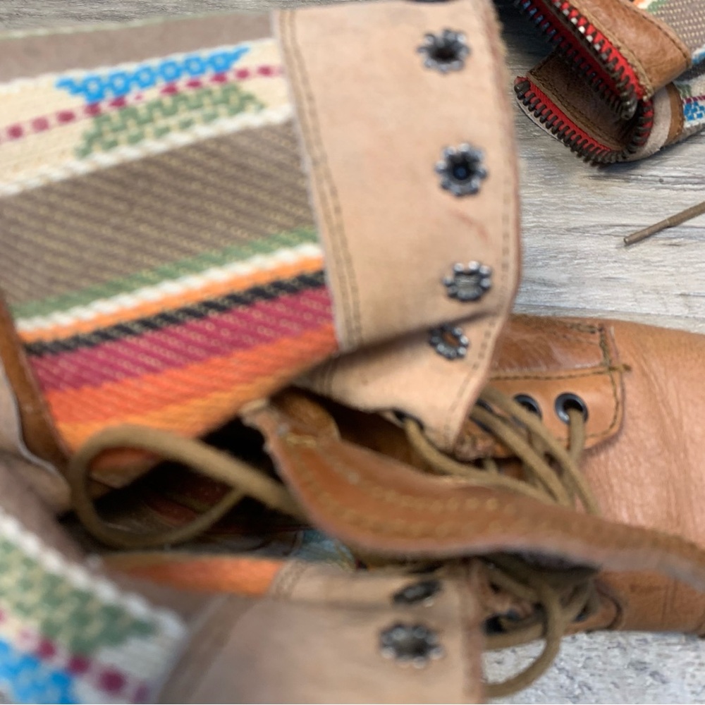 Steve Madden Camarro Mexico Western Fold Over Aztec Lace Up Combat Boots Tan - Picture 12 of 14